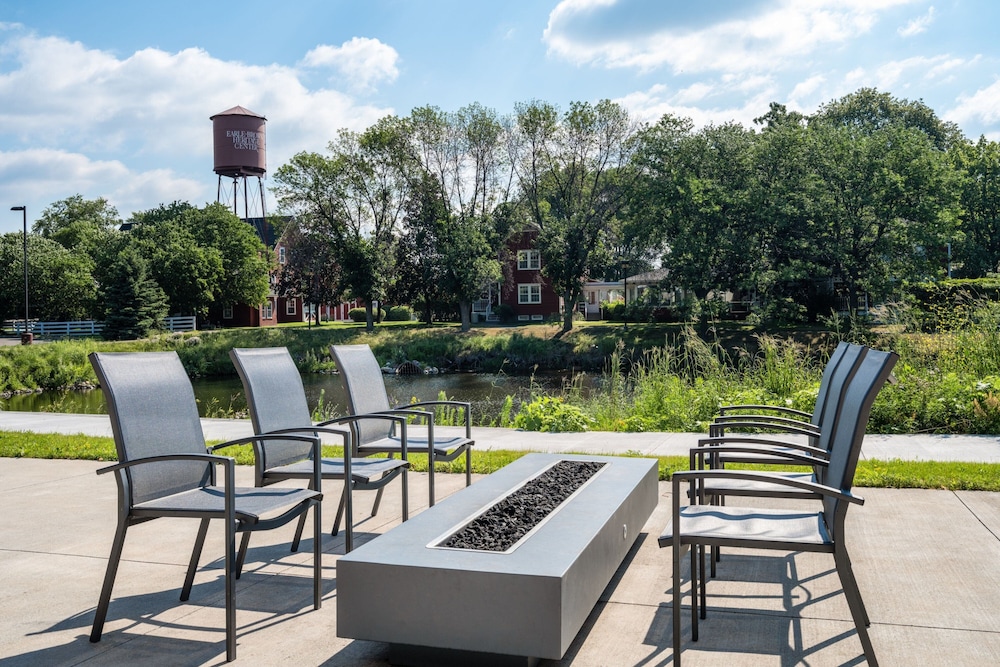 Fairfield Inn & Suites by Marriott Minneapolis North - photo 22