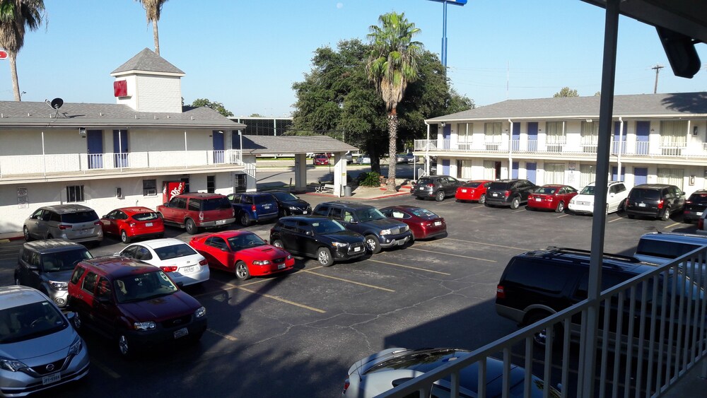 Rodeway Inn San Antonio Downtown - photo 21