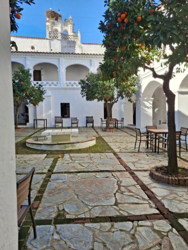 Hospedería Convento de la Parra 06176 pet-friendly hotel La Parra