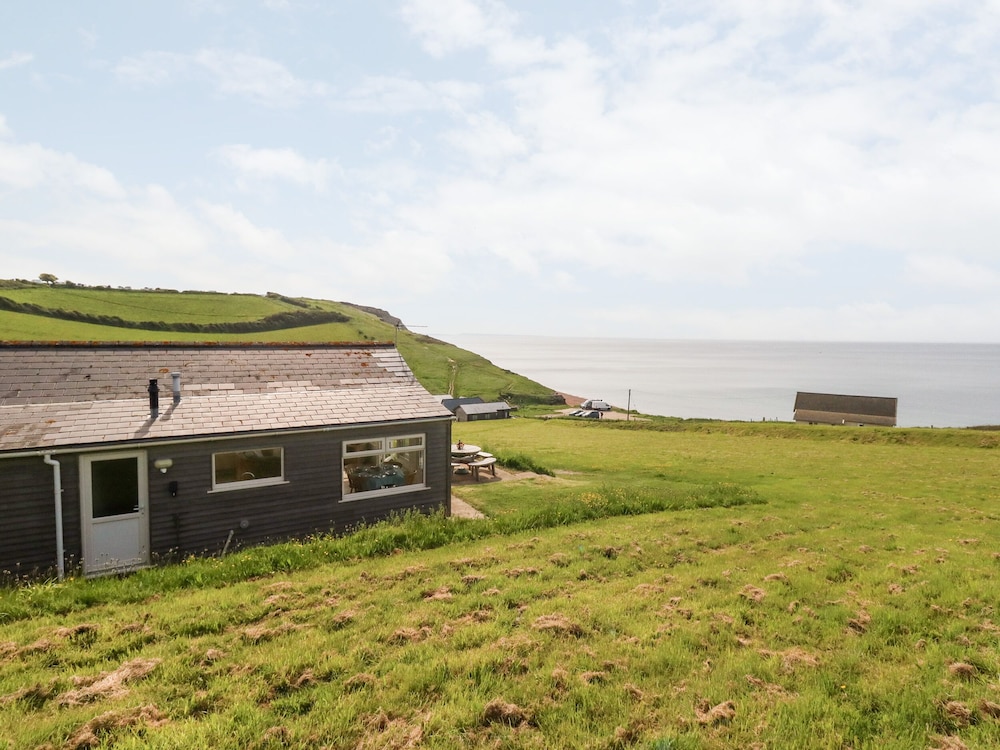 Siesta Chalet — 4-Star Luxury Hotel in Bridport, United Kingdom