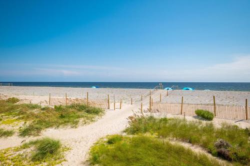 Mead Us At The Beach by Oak Island Accommodations - photo 31