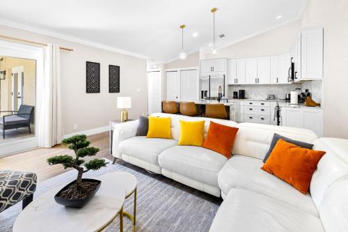 Alluring Luxury Oasis Modern Comfort & Relaxation — 4-Star Luxury Hotel in Wellington, United States