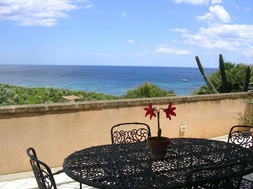 2 Large Terrace and Suggestive Panorama in Santa Flavia, Italy