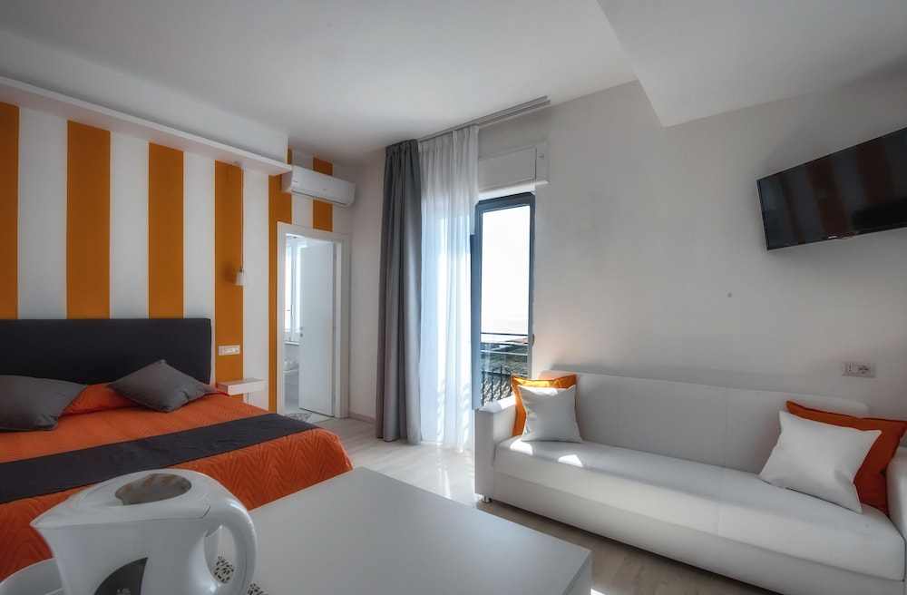 Sunset Rooms — hotel in Massa Lubrense
