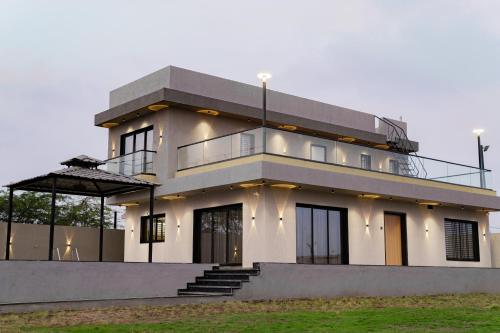 Regency Farm House With Pvt Swimming Pool Surat — 4-Star Luxury Hotel in Surat, India