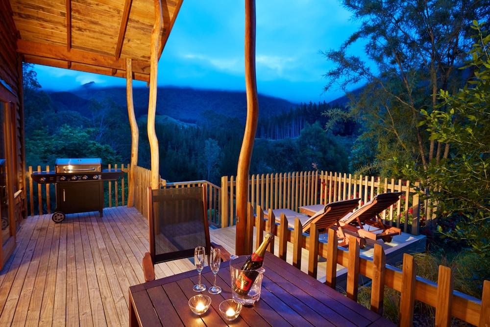 The Resurgence Luxury Eco Lodge Nelson — 5-Star Luxury Hotel in Motueka, New Zealand