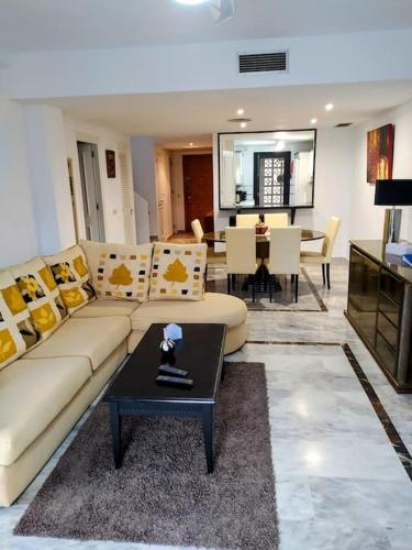 Duquesa 4 bedroom apt 3 bathrooms close to Port and Beach — 4-Star Luxury Hotel in Manilva, Spain