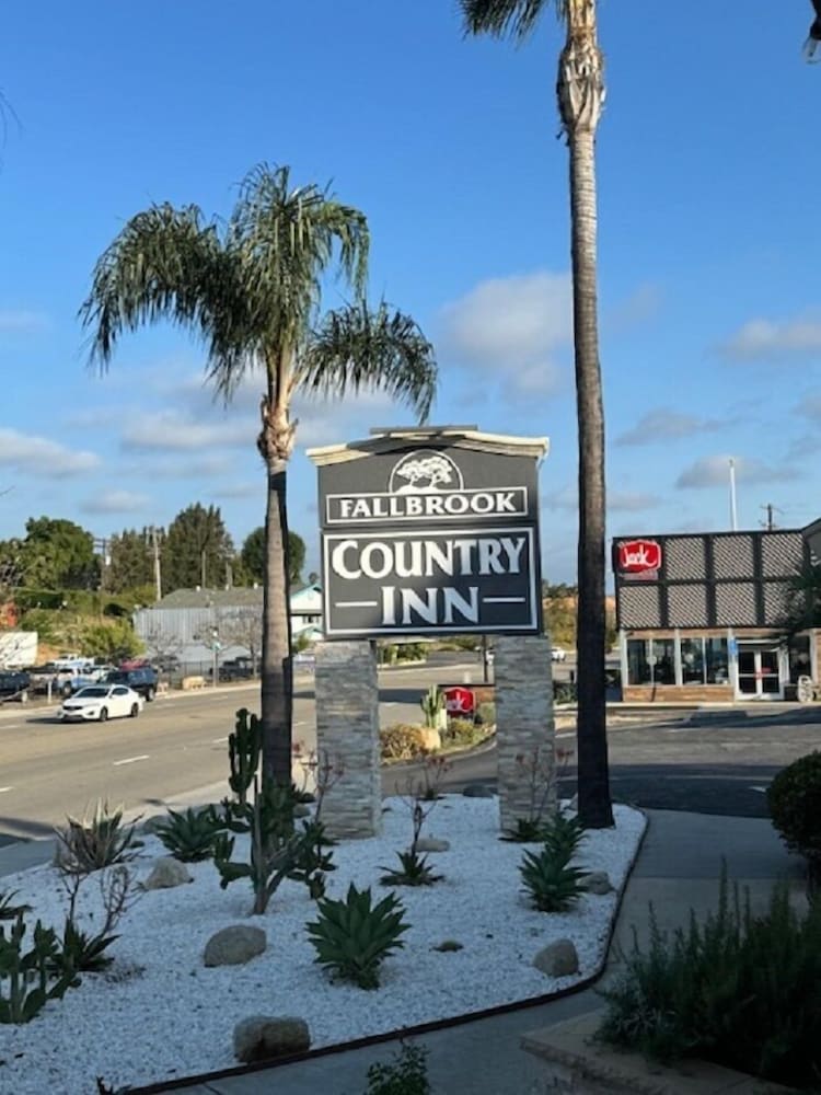 Fallbrook Country Inn - photo 27