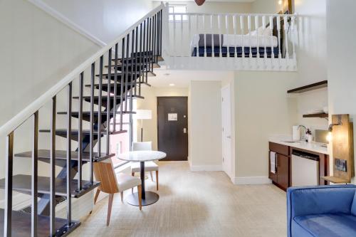 DuPont Place Boutique Inn - photo 78
