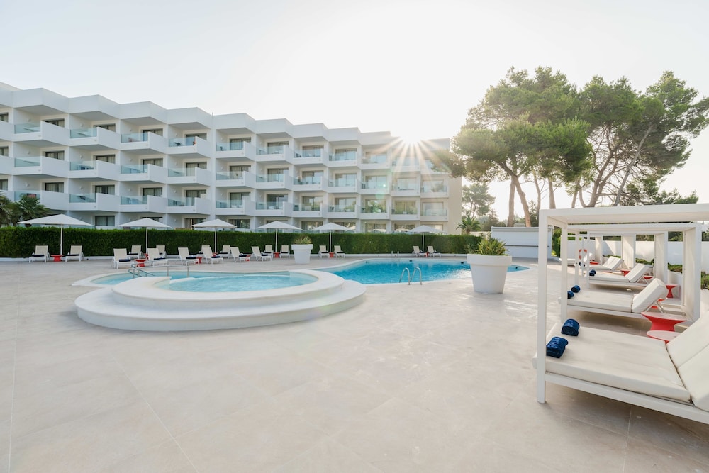 Hotel THB Naeco Ibiza Adults Only in Sant Josep De Sa Talaia, Spain