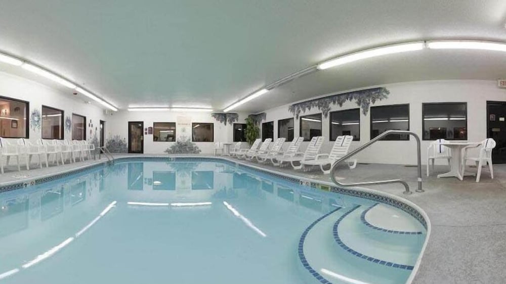 Holiday Inn Express & Suites Alliance by IHG - photo 28