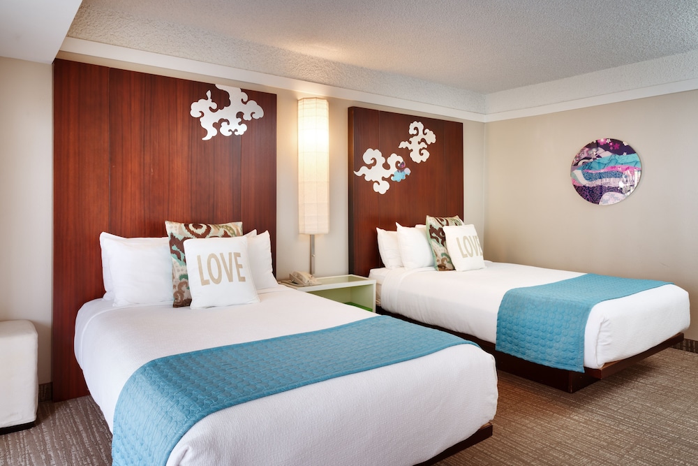 Atrium Hotel at Orange County Airport - photo 4