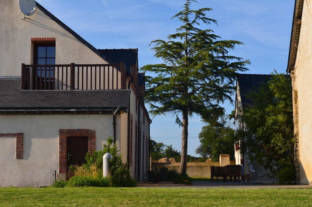 Logis Hôtel La Ferme du Blanchot pet-friendly hotel Crossac
