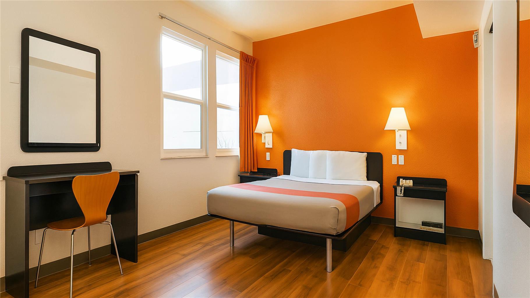 Motel 6 San Diego CA Downtown - photo 28
