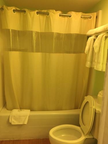 Town House Inn - photo 23