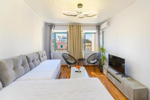 Mitropoleos Suite — 4-Star Luxury Hotel in Corfu, Greece