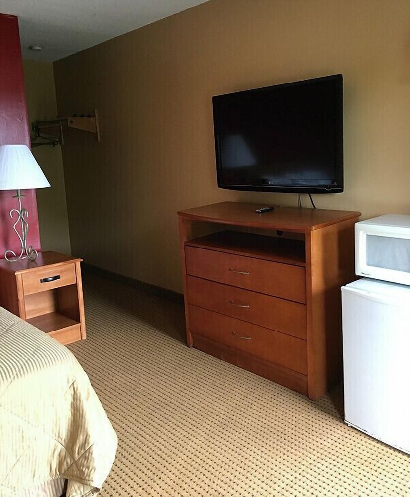 Fairview Inn Airport - photo 13