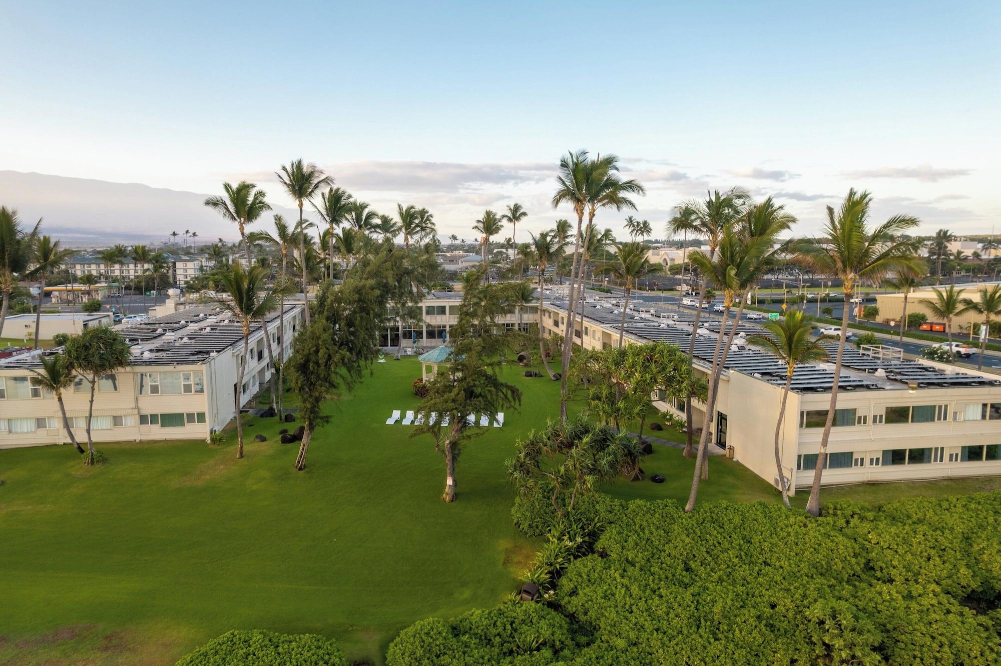 Maui Beach Hotel - photo 10