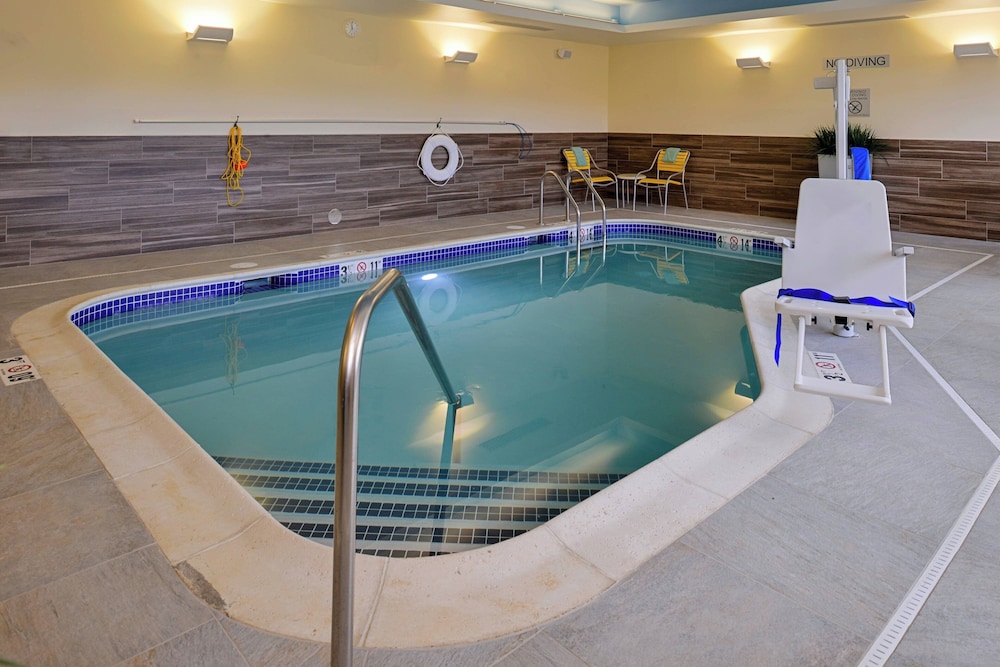 Fairfield by Marriott Inn & Suites Plymouth White Mountains - photo 32