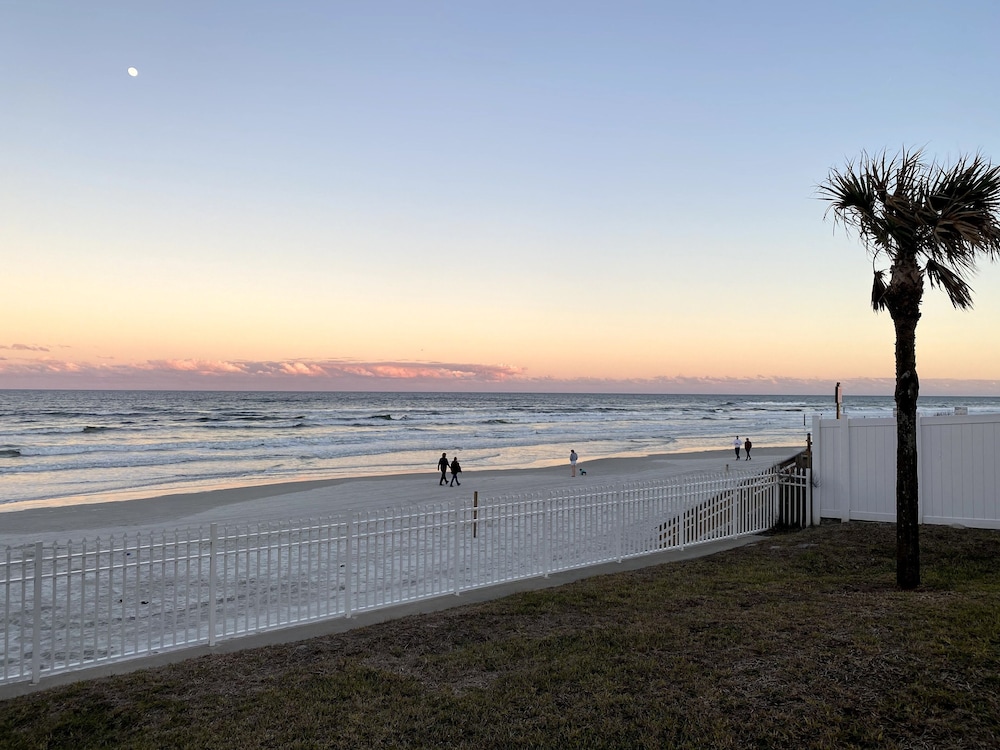 Coastal Waters Inn - photo 190
