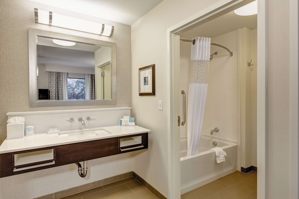 Hampton Inn & Suites Dallas Plano East - photo 22