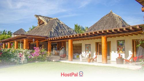 Beautiful Family House Beachfront — 4-Star Luxury Hotel in La Union, Mexico
