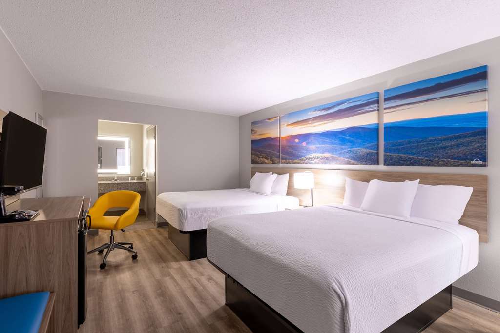 Days Inn by Wyndham Mooresville Lake Norman - photo 17