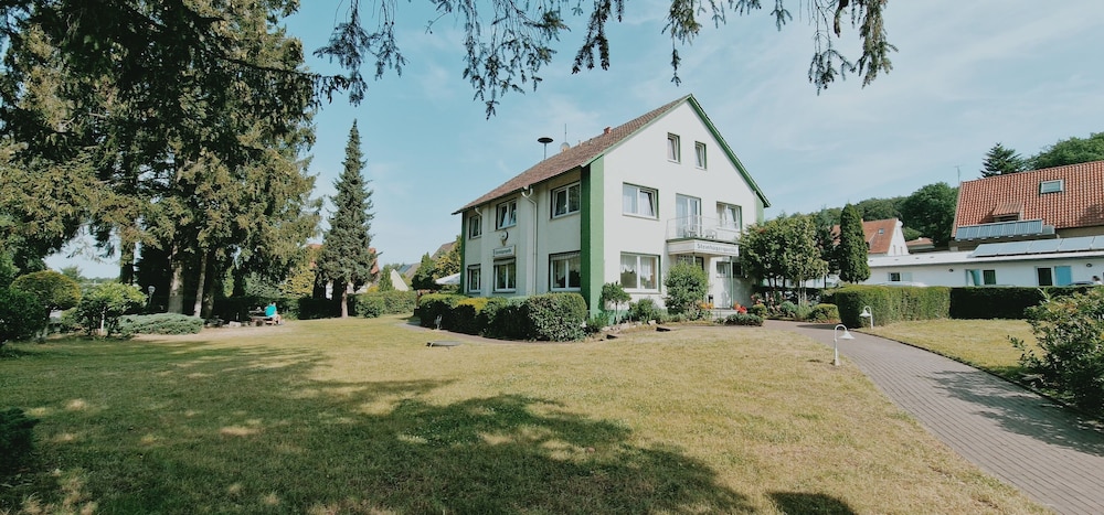 Hotel Restaurant Steinhägerquelle — hotel in Steinhagen