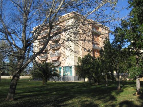 Duplex Junto a Un Parque in Tortosa, Spain