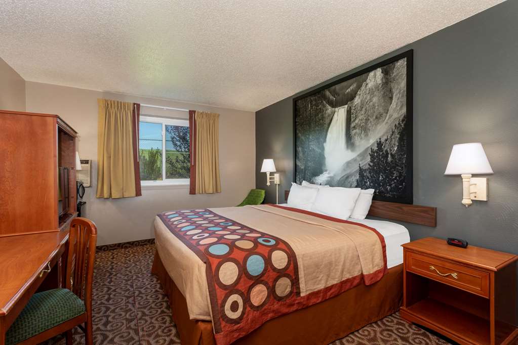 Super 8 by Wyndham Gillette - photo 10