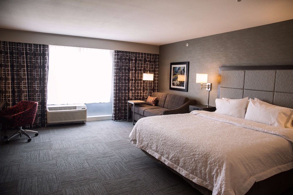 Hampton Inn Pontiac - photo 12