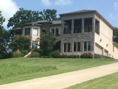 The Big House on Pleasant Valley Farm — 4-Star Luxury Hotel in Columbia, United States