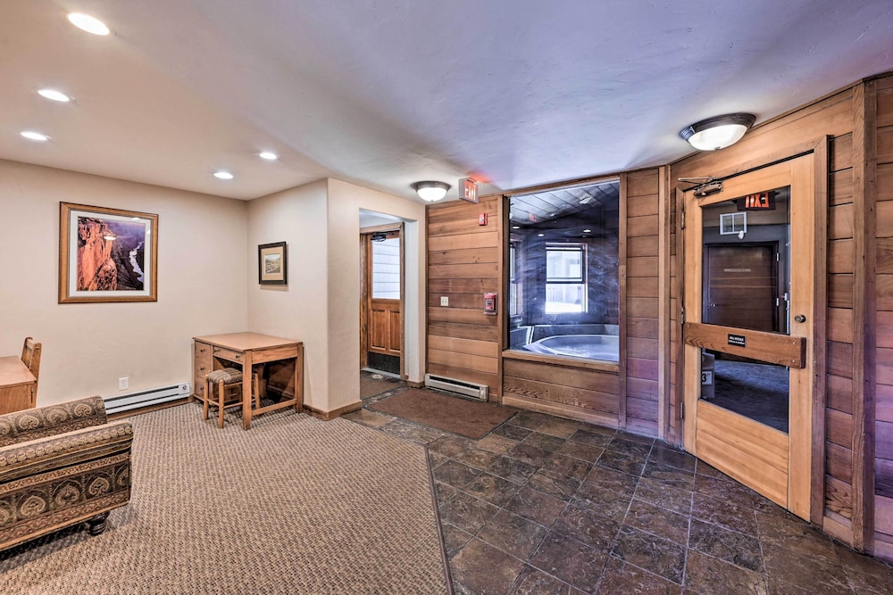 Upscale Condo w Balcony 1 2 Mi to Ski Resort - photo 14