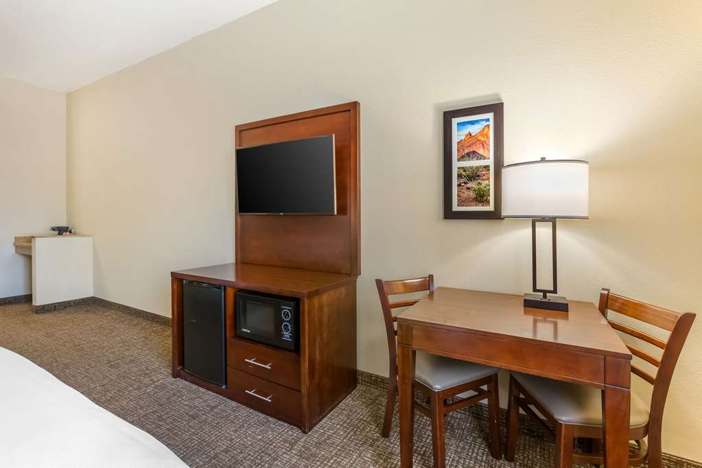 Comfort Inn & Suites Yuma I 8 - photo 9