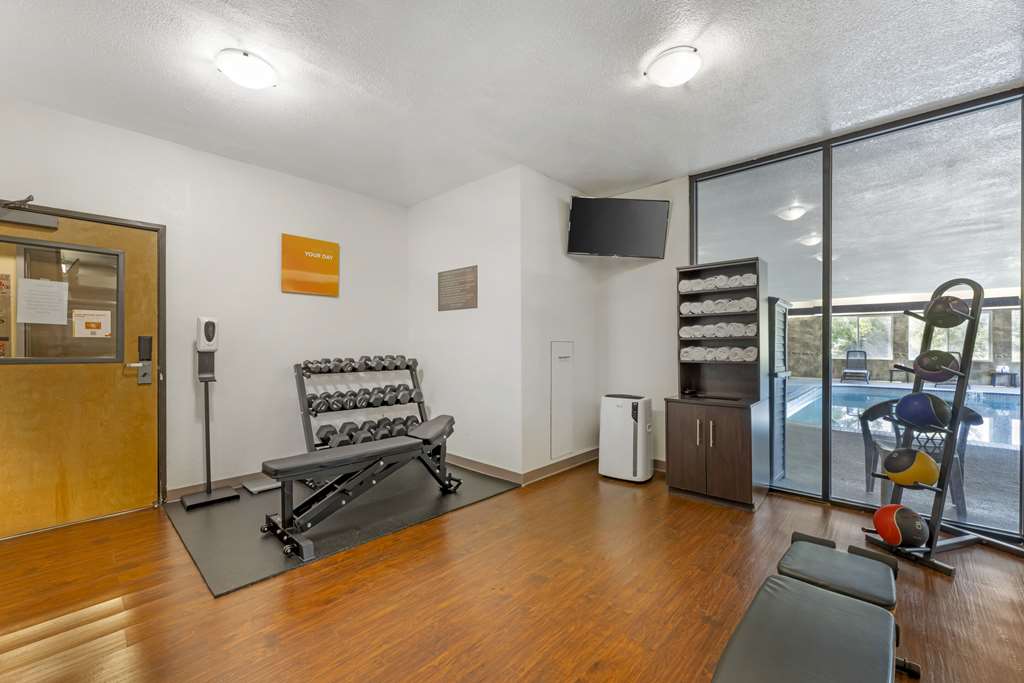 Comfort Suites Near Vancouver Mall - photo 36