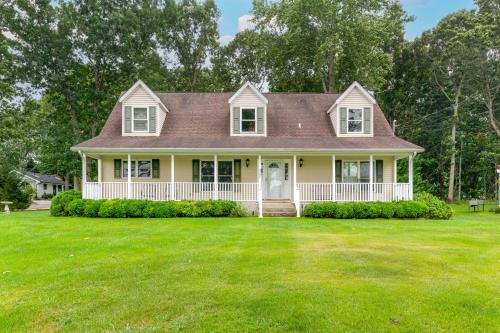 Minnehaha Marvel — 4-Star Luxury Hotel in Southold, United States