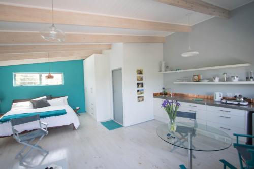 Selkie Two Restful Studio Apartments near Noordhoek Beach & Restaurants
