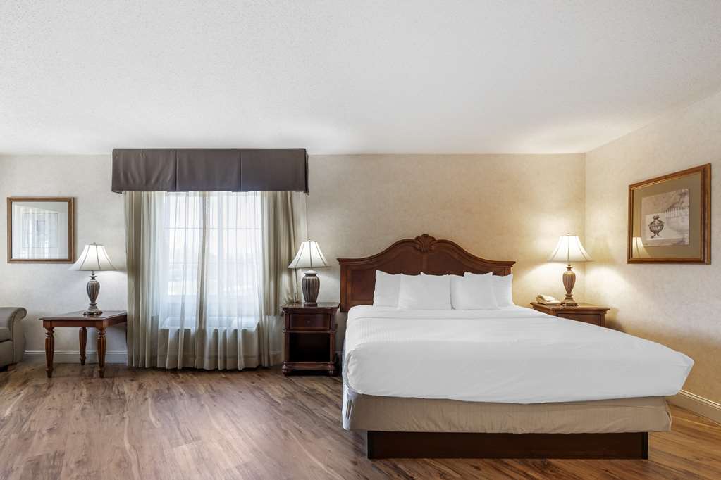 Best Western Plus Steeplegate Inn - photo 24