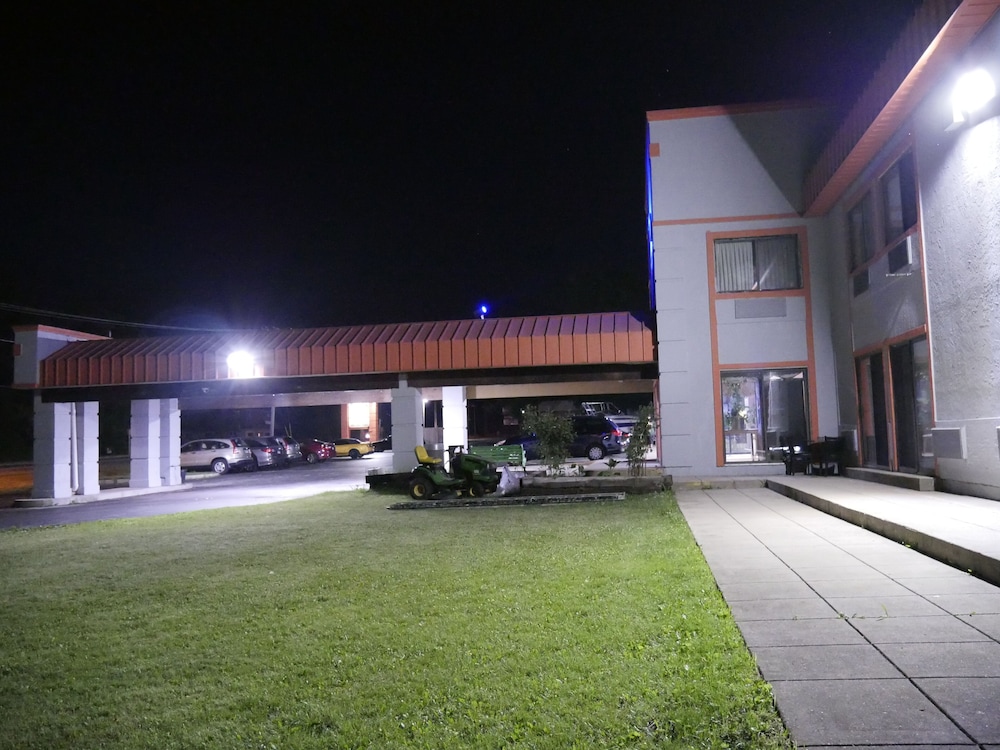 Sun Inn Motel - photo 25