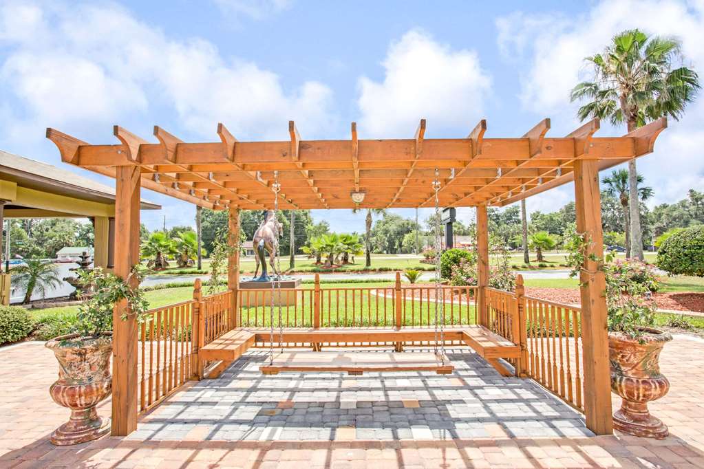 Days Inn by Wyndham Orange City Deland - photo 3