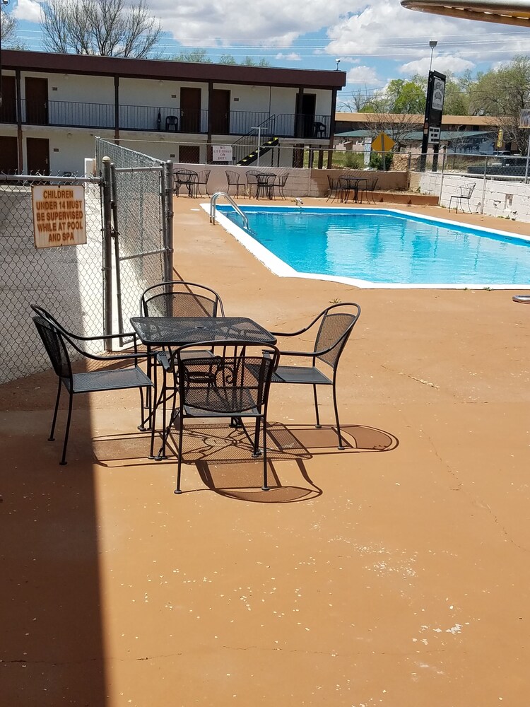 American Holiday Mesa Verde Inn - photo 37
