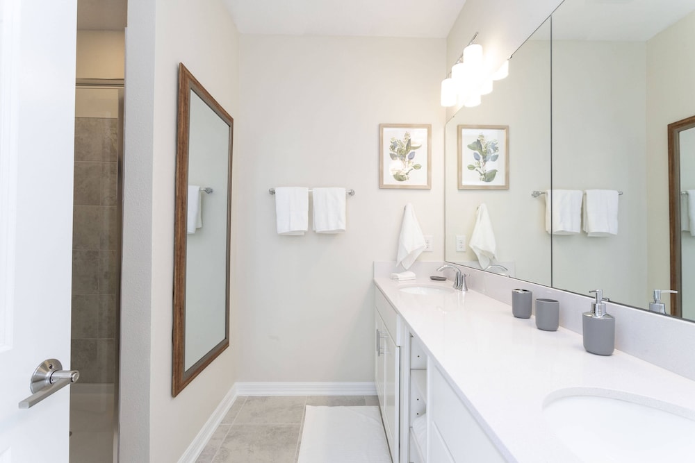 High End Apartment In Storey Lake Resort With Great Amenities 10 Miles To Disney - photo 15