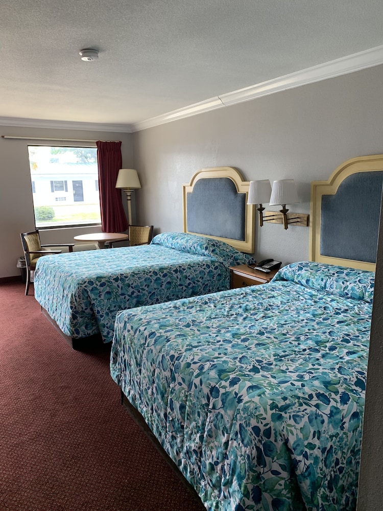 Bayfront Inn Biloxi - photo 13