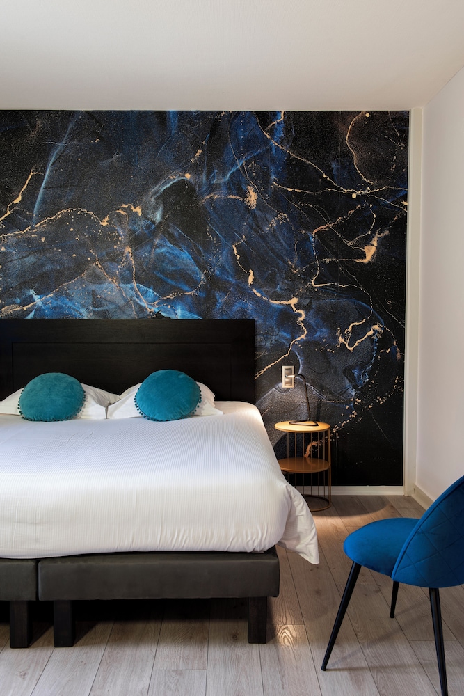 Logis Hotel Restaurant Saint Romain in Anse, France