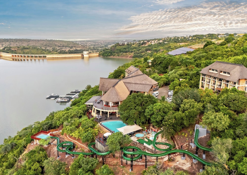 Jozini Tiger Lodge by Dream Resorts — 4-Star Luxury Hotel in Jozini, South Africa