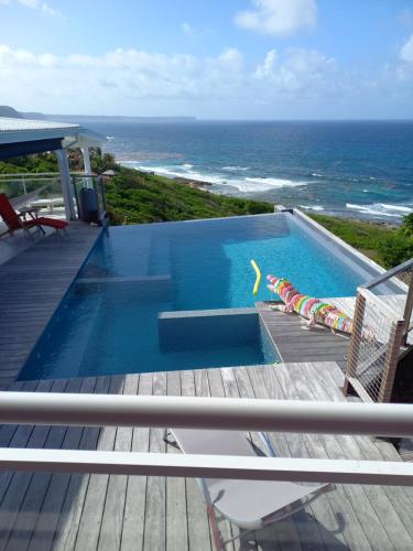 Calypso - carbon neutral hotel in Le Moule
