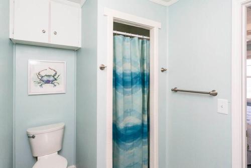 Salty But Sweet by Oak Island Accommodations - photo 9