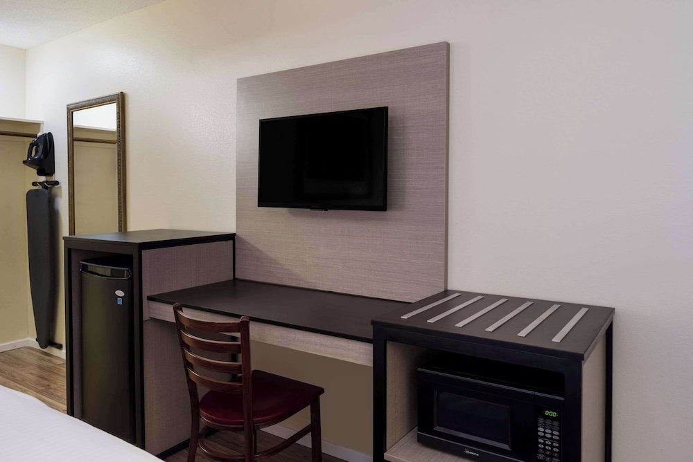 Rodeway Inn Livermore - photo 13