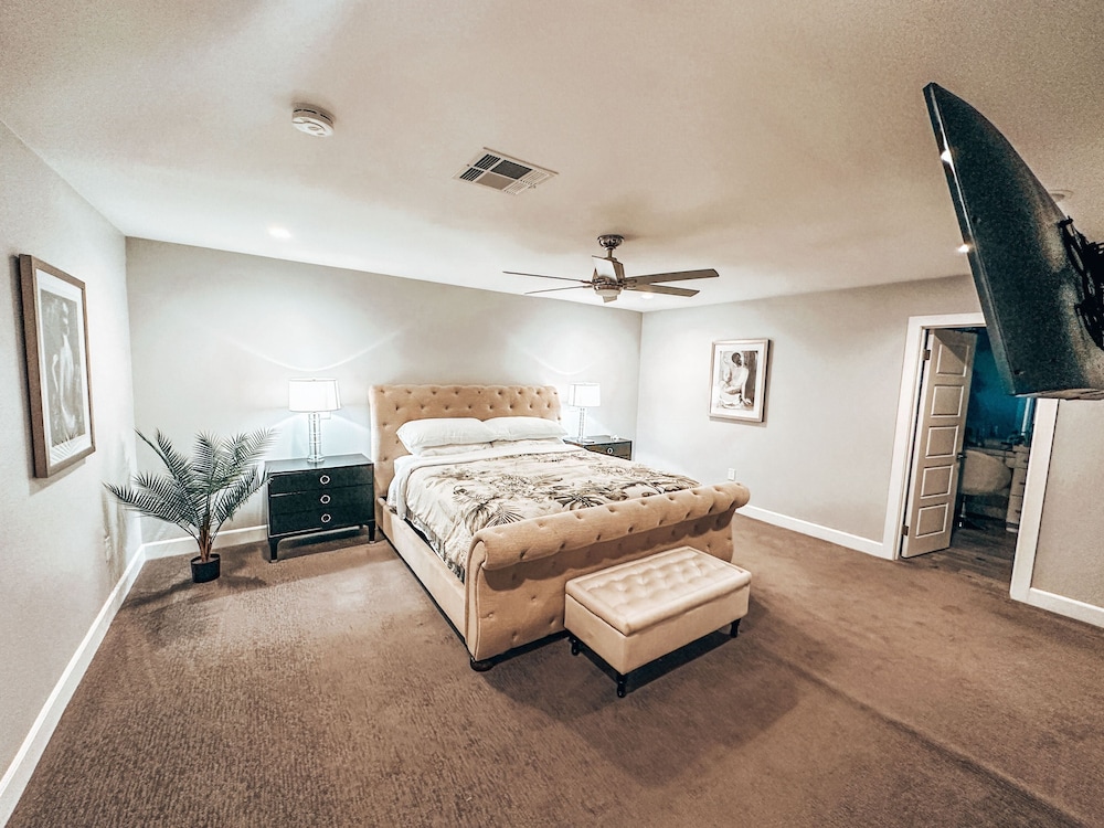 The Yucca Hotel - photo 20