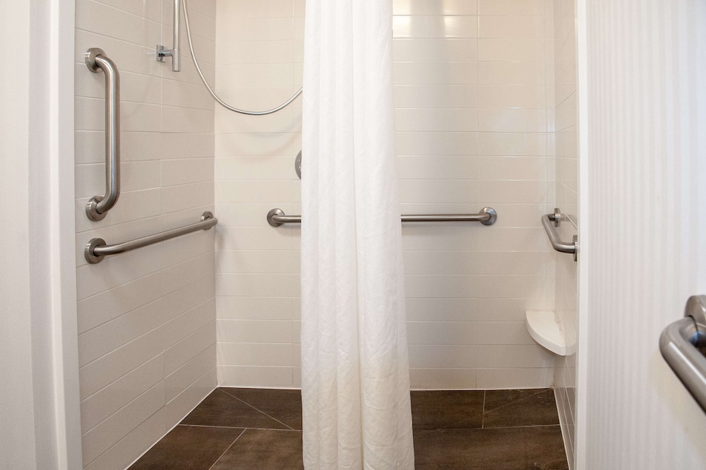 Hampton Inn & Suites Jackson Coliseum - photo 31